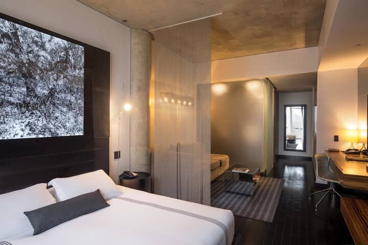 Room 16 of 65