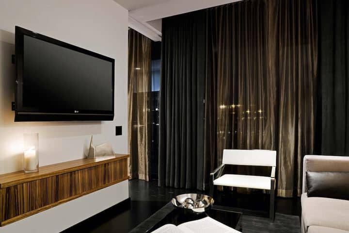 Room 22 of 65