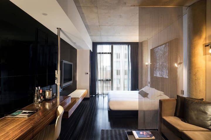 Room 28 of 65